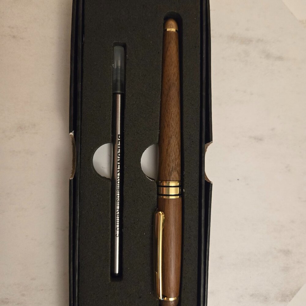 Beiluner Pen  New Never Worn Teak Life Black Ink Professional